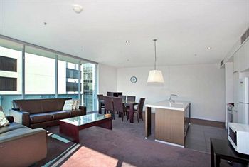 Astra Apartments - St Kilda Rd - ACT Tourism 16