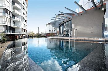 Astra Apartments - St Kilda Rd - ACT Tourism 1
