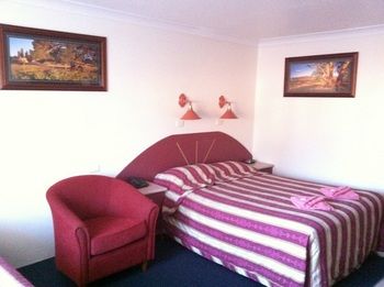 Homestead Motel - ACT Tourism 5