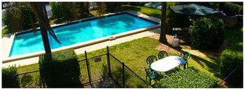 Homestead Motel - ACT Tourism 18