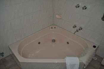 Nunawading Motor Inn - ACT Tourism 36