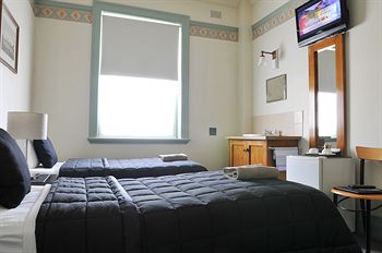 Hotel Gosford - ACT Tourism 10