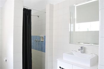 Hotel Gosford - ACT Tourism 13