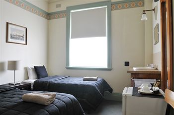 Hotel Gosford - ACT Tourism 21