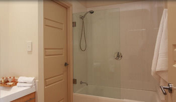 H Boutique Hotel - ACT Tourism 12