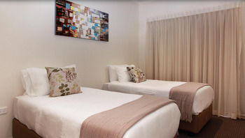 H Boutique Hotel - ACT Tourism 15