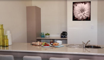 H Boutique Hotel - ACT Tourism 22