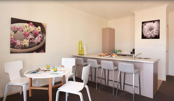 H Boutique Hotel - ACT Tourism 23