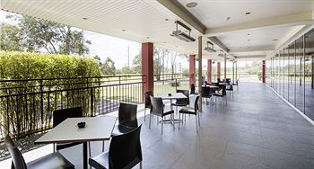 Colyton Hotel - ACT Tourism 7