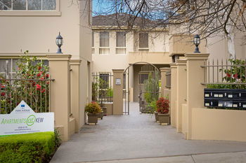 Apartments @ Kew Walpole Gardens - Kew Serviced Townhouses - ACT Tourism 2