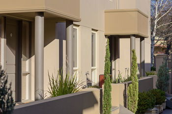 Apartments @ Kew Walpole Gardens - Kew Serviced Townhouses - ACT Tourism 3