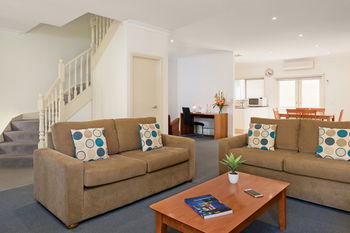 Apartments @ Kew Walpole Gardens - Kew Serviced Townhouses - ACT Tourism 4