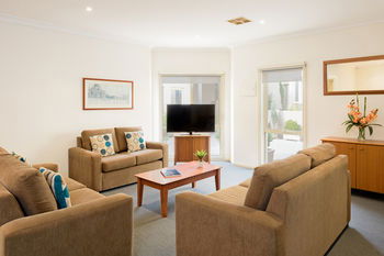 Apartments @ Kew Walpole Gardens - Kew Serviced Townhouses - ACT Tourism 6