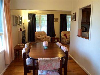 Australian Home Away @ Doncaster Grange Park - ACT Tourism 11