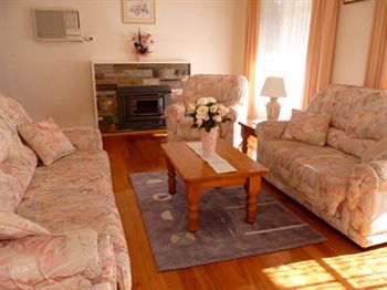 Australian Home Away @ Doncaster Grange Park - ACT Tourism 15