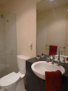 Australian Home Away @ Market Square Melbourne - ACT Tourism 0