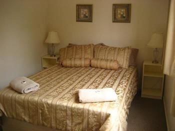 Australian Motor Homes Tourist Park - ACT Tourism 12