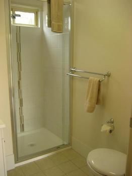 Australian Motor Homes Tourist Park - ACT Tourism 13