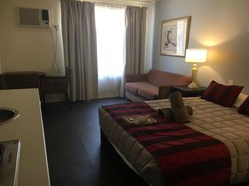 Australian Motor Homes Tourist Park - ACT Tourism 17