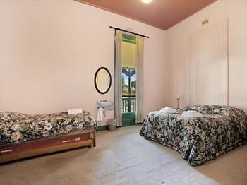 The Victoria & Albert Guesthouse - ACT Tourism 6