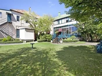 The Victoria & Albert Guesthouse - ACT Tourism 9