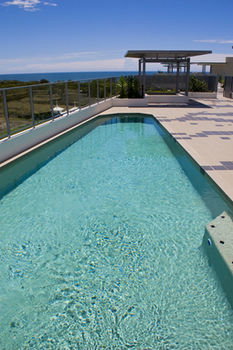 White Shells Luxury Apartments - ACT Tourism 0