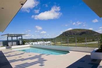 White Shells Luxury Apartments - ACT Tourism 1