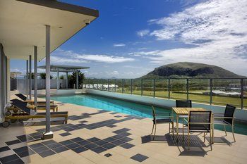 White Shells Luxury Apartments - ACT Tourism 5