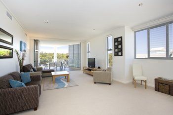 White Shells Luxury Apartments - ACT Tourism 8