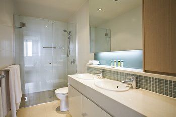 White Shells Luxury Apartments - ACT Tourism 13