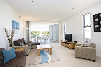 White Shells Luxury Apartments - ACT Tourism 14