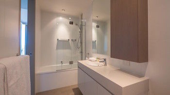 White Shells Luxury Apartments - ACT Tourism 43