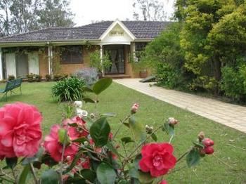 Hill Top Country Guest House - ACT Tourism 1