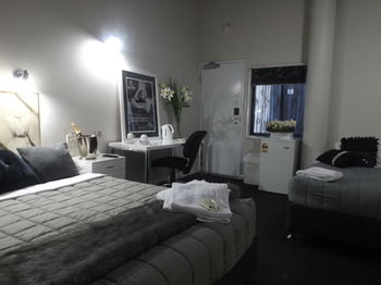 Airport Hotel Sydney - ACT Tourism 2
