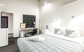 Airport Hotel Sydney - ACT Tourism 10