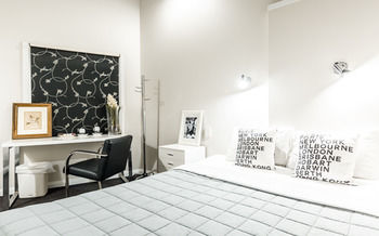 Airport Hotel Sydney - ACT Tourism 11