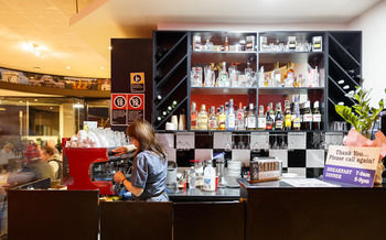 Airport Hotel Sydney - ACT Tourism 23