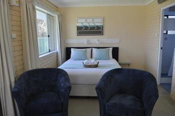 Edgewater Motel Ulladulla - ACT Tourism 0