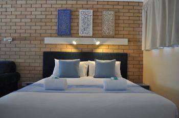 Edgewater Motel Ulladulla - ACT Tourism 3