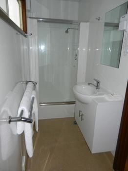 Gundagai Cabins & Tourist Park - ACT Tourism 0