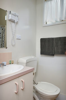 Gundagai Cabins & Tourist Park - ACT Tourism 13