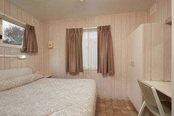 Gundagai Cabins & Tourist Park - ACT Tourism 21