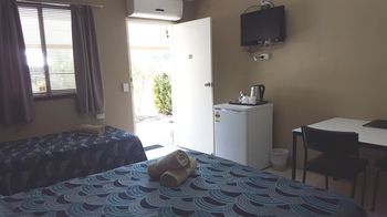 Beagle Motor Inn - ACT Tourism 11