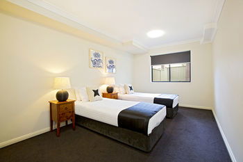 Astina Serviced Apartments - Central - ACT Tourism 4