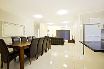 Astina Serviced Apartments - Central - ACT Tourism 7