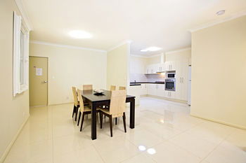 Astina Serviced Apartments - Central - ACT Tourism 8