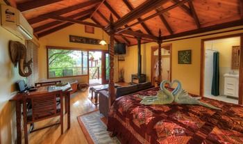 Maleny Tropical Retreat Balinese B&b - ACT Tourism 15