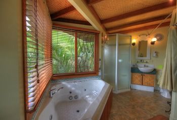 Maleny Tropical Retreat Balinese B&b - ACT Tourism 25