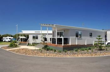 Stockton Beach Holiday Park - ACT Tourism 0