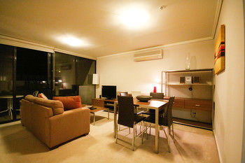 Amazing City Apartment - ACT Tourism 26